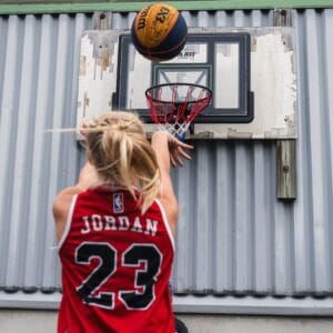 Court Layup Hoop seinään kiinnitettävä koripalloteline